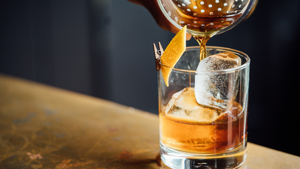 Mixology 101: The Art of Shaking and Stirring Cocktails